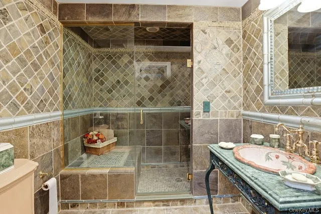 $4,400,000 | 1 Beech Tree Lane, Glen Head, NY 11545