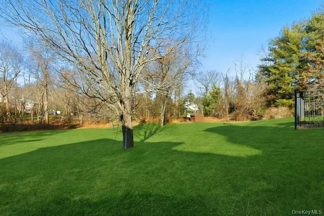 $4,400,000 | 1 Beech Tree Lane, Glen Head, NY 11545