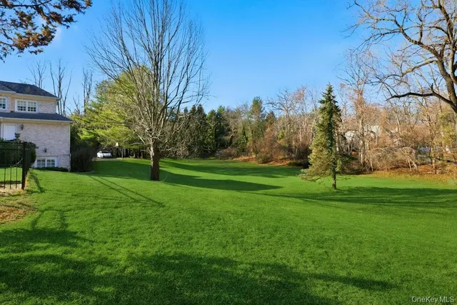 $4,400,000 | 1 Beech Tree Lane, Glen Head, NY 11545