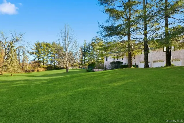 $4,400,000 | 1 Beech Tree Lane, Glen Head, NY 11545