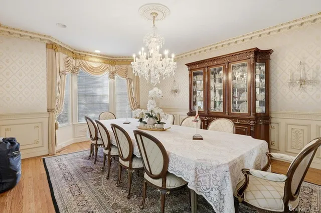 $4,400,000 | 1 Beech Tree Lane, Glen Head, NY 11545