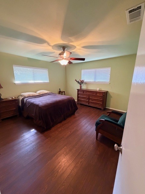 5655 Edith Street Houston, TX 77081 - Photo 14 of 15 Primary bedroom