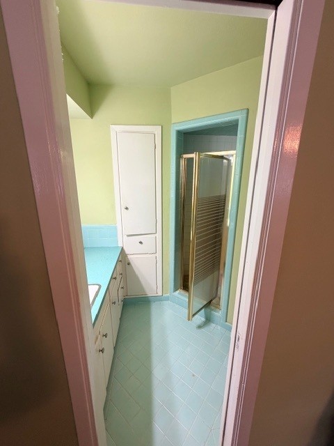 5655 Edith Street Houston, TX 77081 - Photo 15 of 15 Primary bath