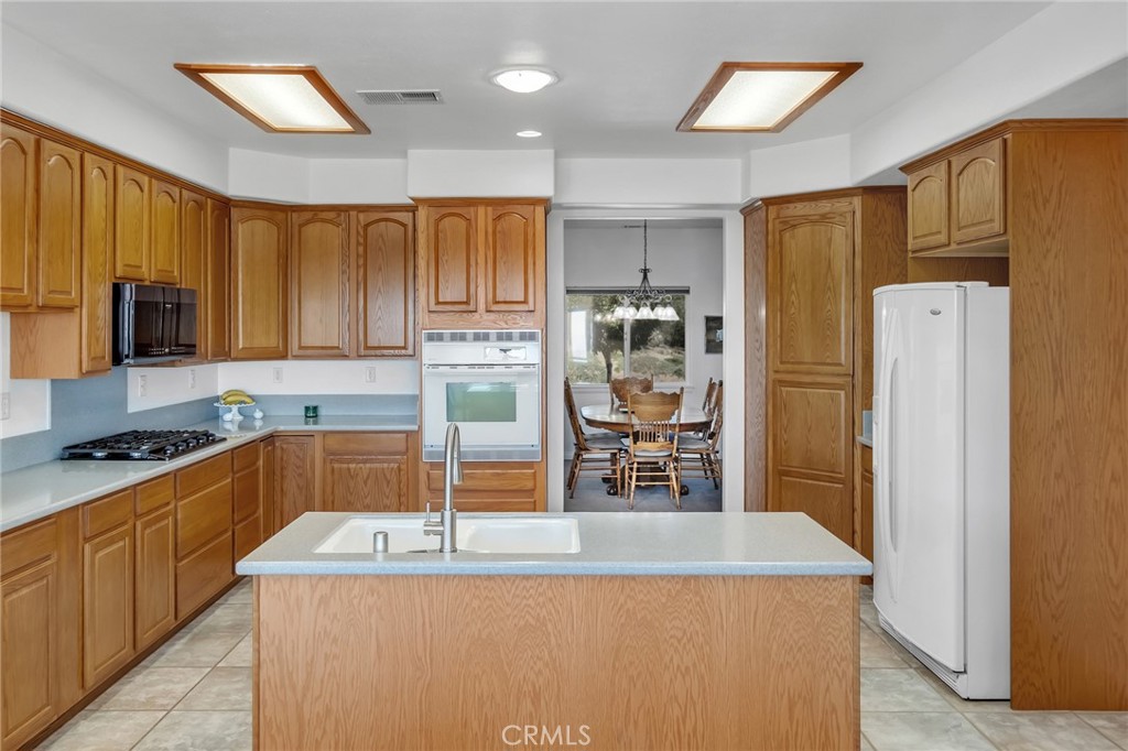 8727 Wintergreen Road Pinon Hills, CA 92372 - Photo 15 of 50