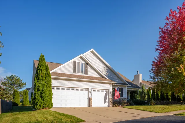 $519,900 | 2044 Matthew Avenue, Twin Lakes, WI 53181