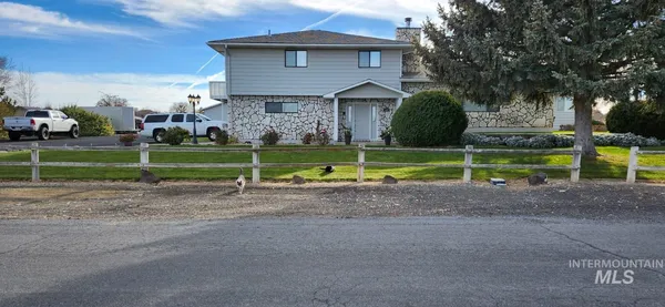 $729,000 | 1027 Clear Creek Drive, Buhl, ID 83316