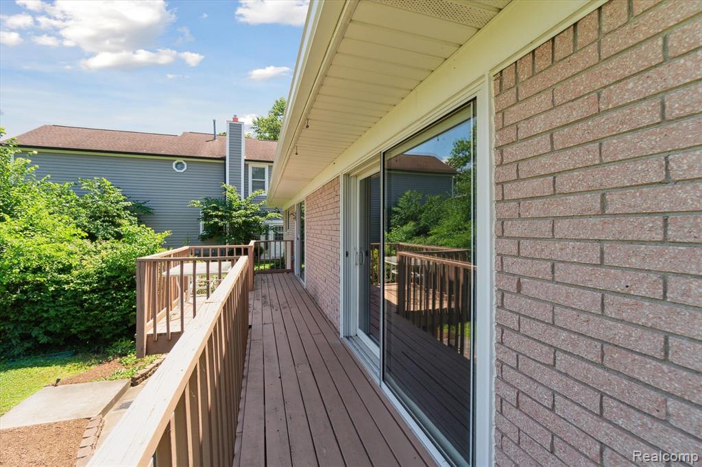 7262 Hatchery Road Waterford, MI 48327 - Photo 37 of 58 Gallery Image 37