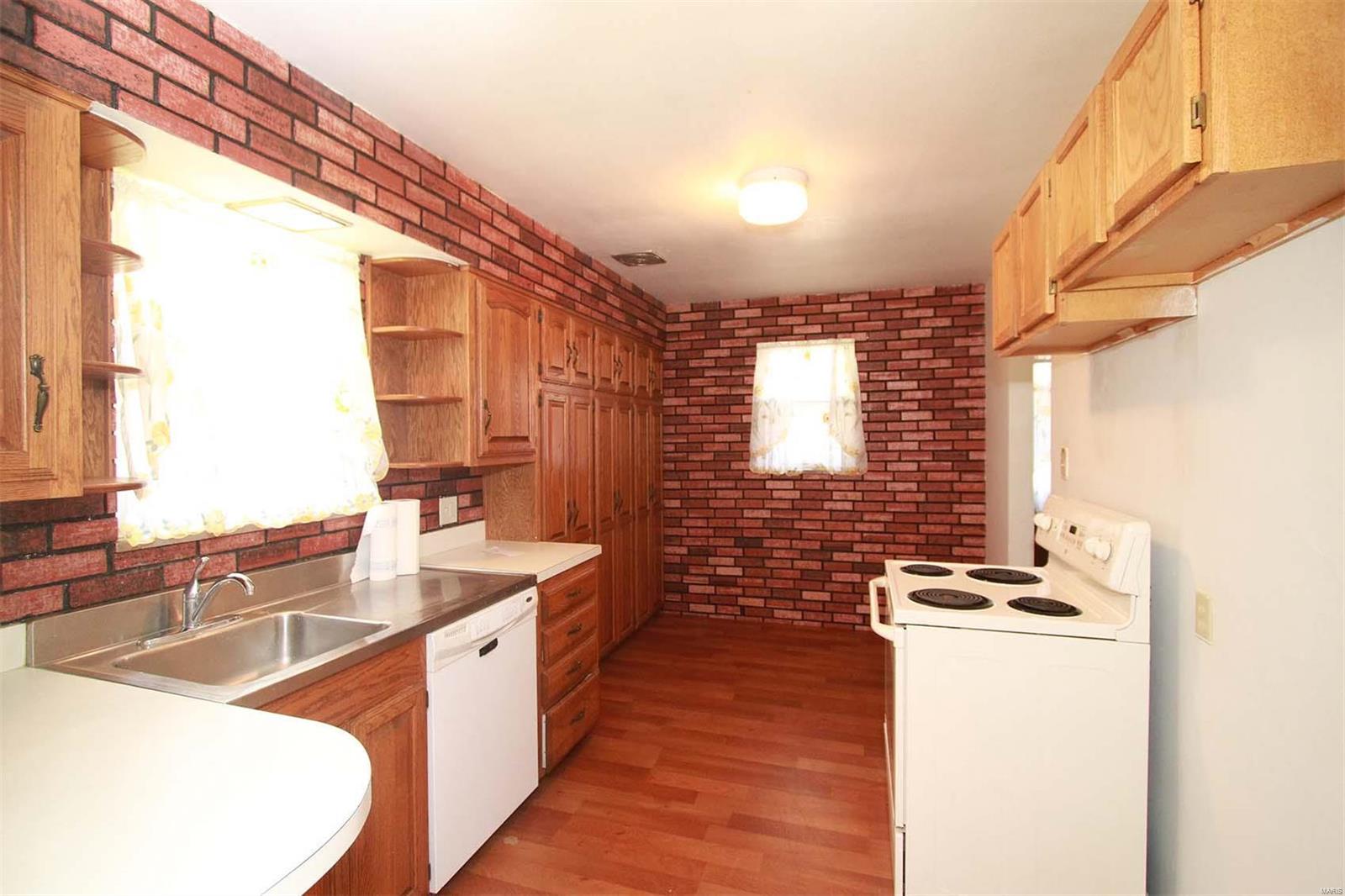 3211 Edwards Street Alton, IL 62002 - Photo 8 of 19 Gallery Image 8