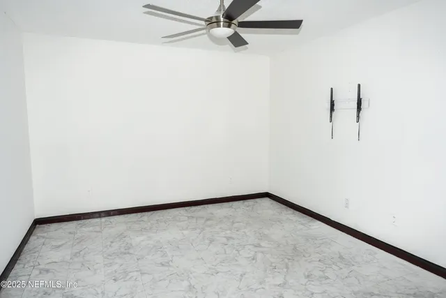 $220,000 | 11339 Island Shore Drive West, Jacksonville, FL 32218