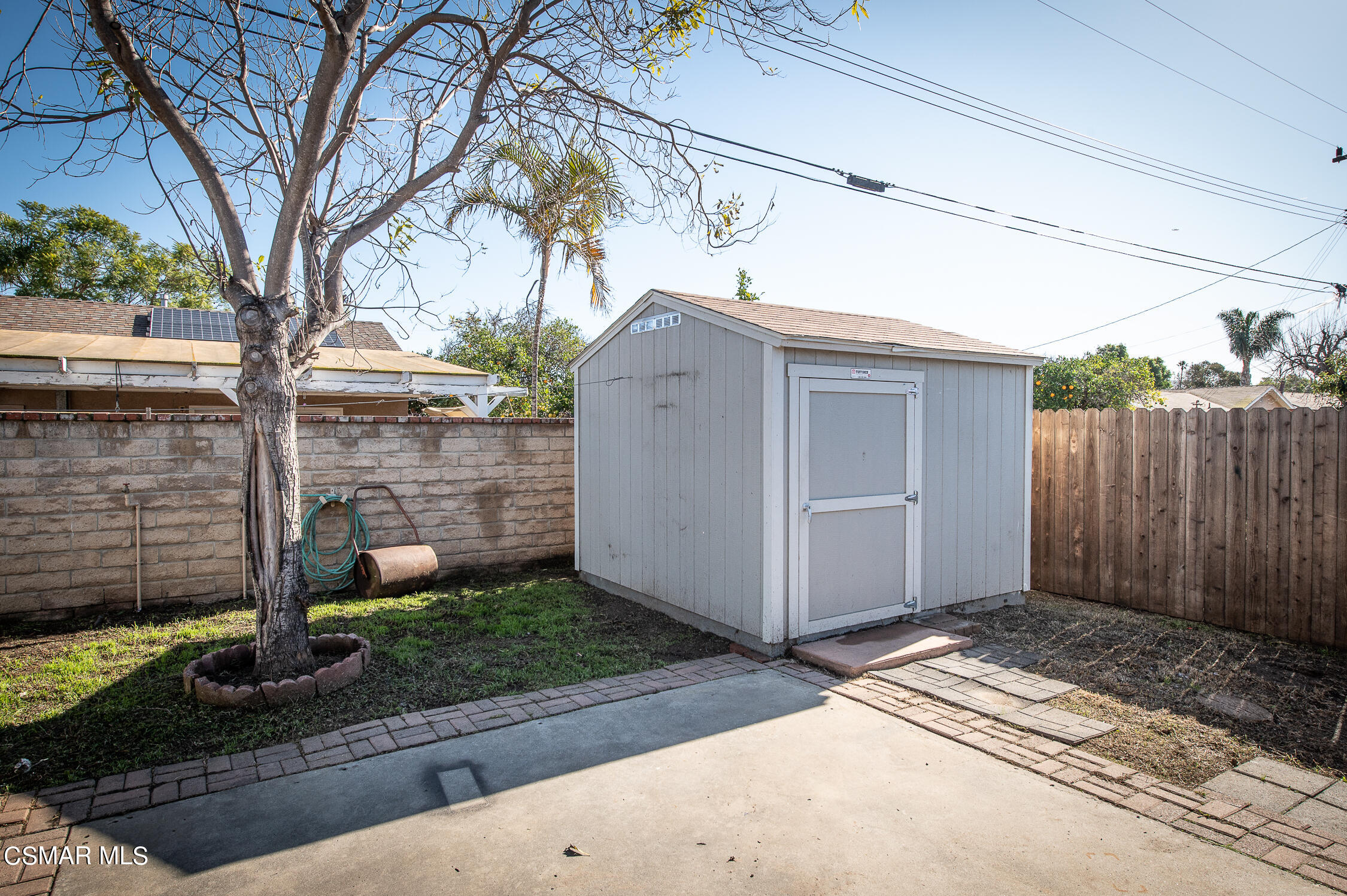 492 Graham Avenue Camarillo, CA 93010 - Photo 28 of 33 a backyard of a house