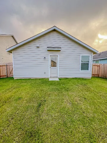 $1,400 | 129 Hellcats Way, Jarrell, TX 76537