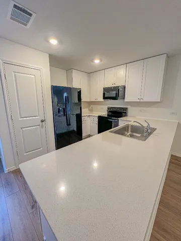 $1,400 | 129 Hellcats Way, Jarrell, TX 76537