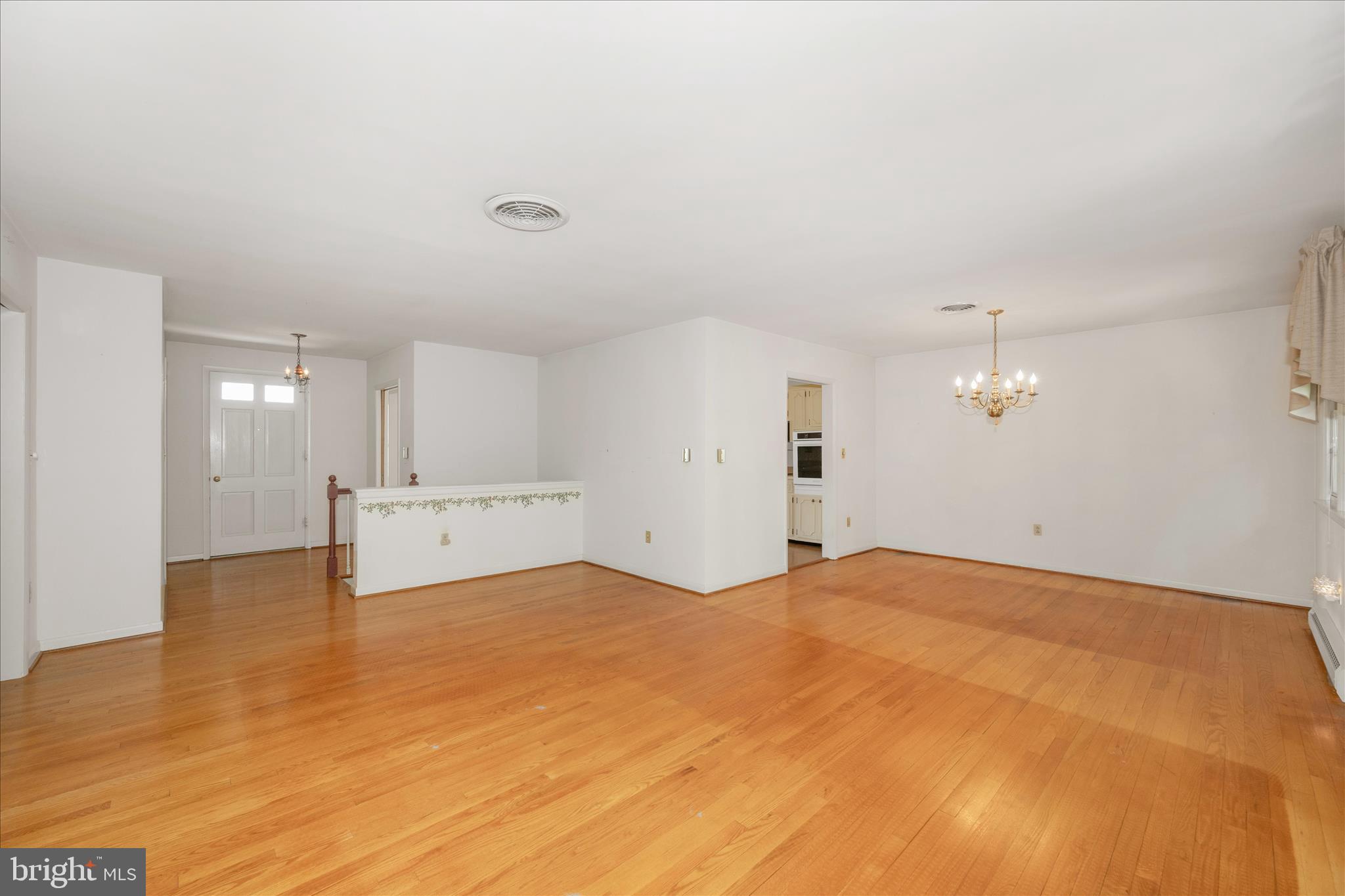 3403 Kemptown Church Road Monrovia, MD 21770 - Photo 6 of 68 Living Room