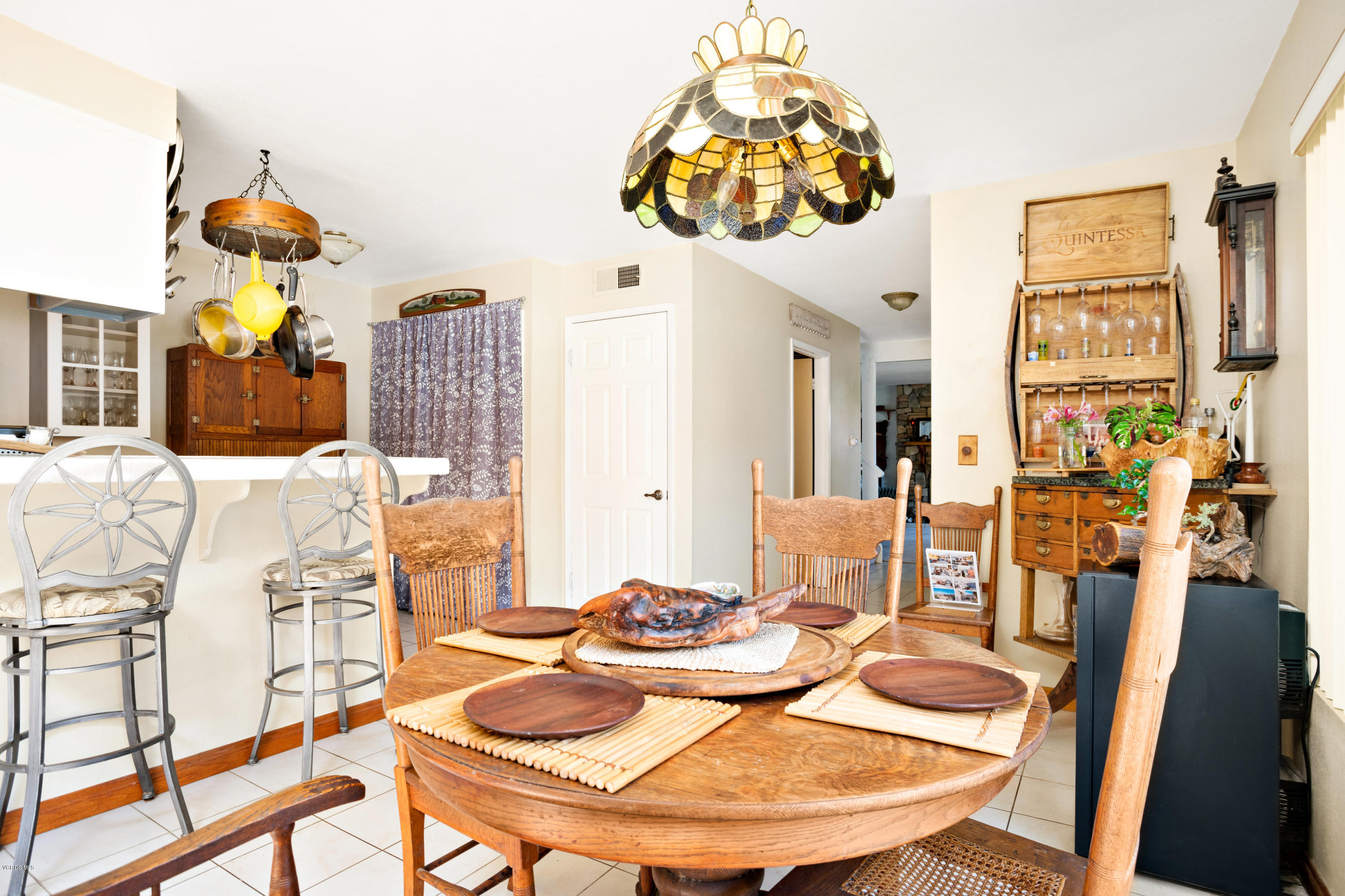 5120 West Wooley Road, Unit 1 Oxnard, CA 93035 - Photo 6 of 25 DSC00192