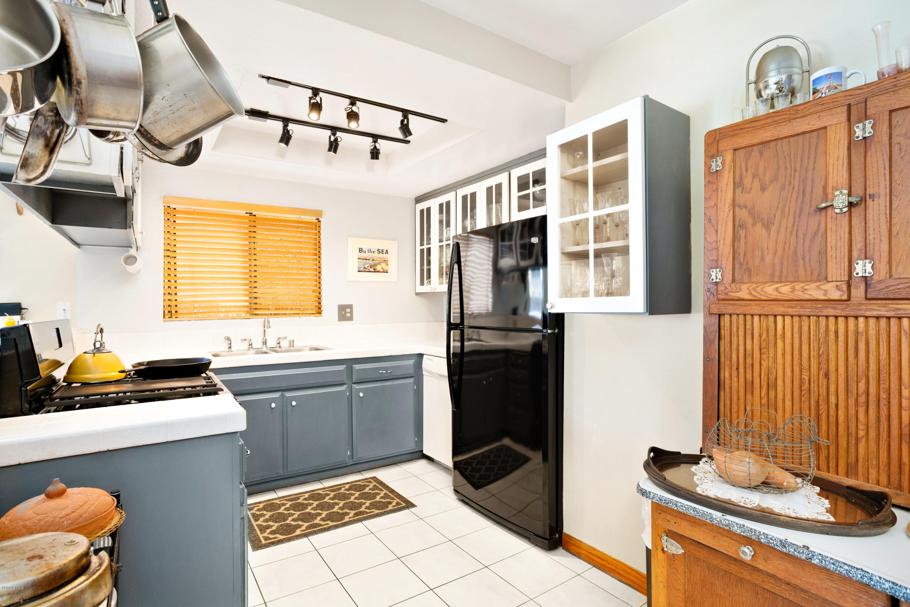 5120 West Wooley Road, Unit 1 Oxnard, CA 93035 - Photo 7 of 25 DSC00194
