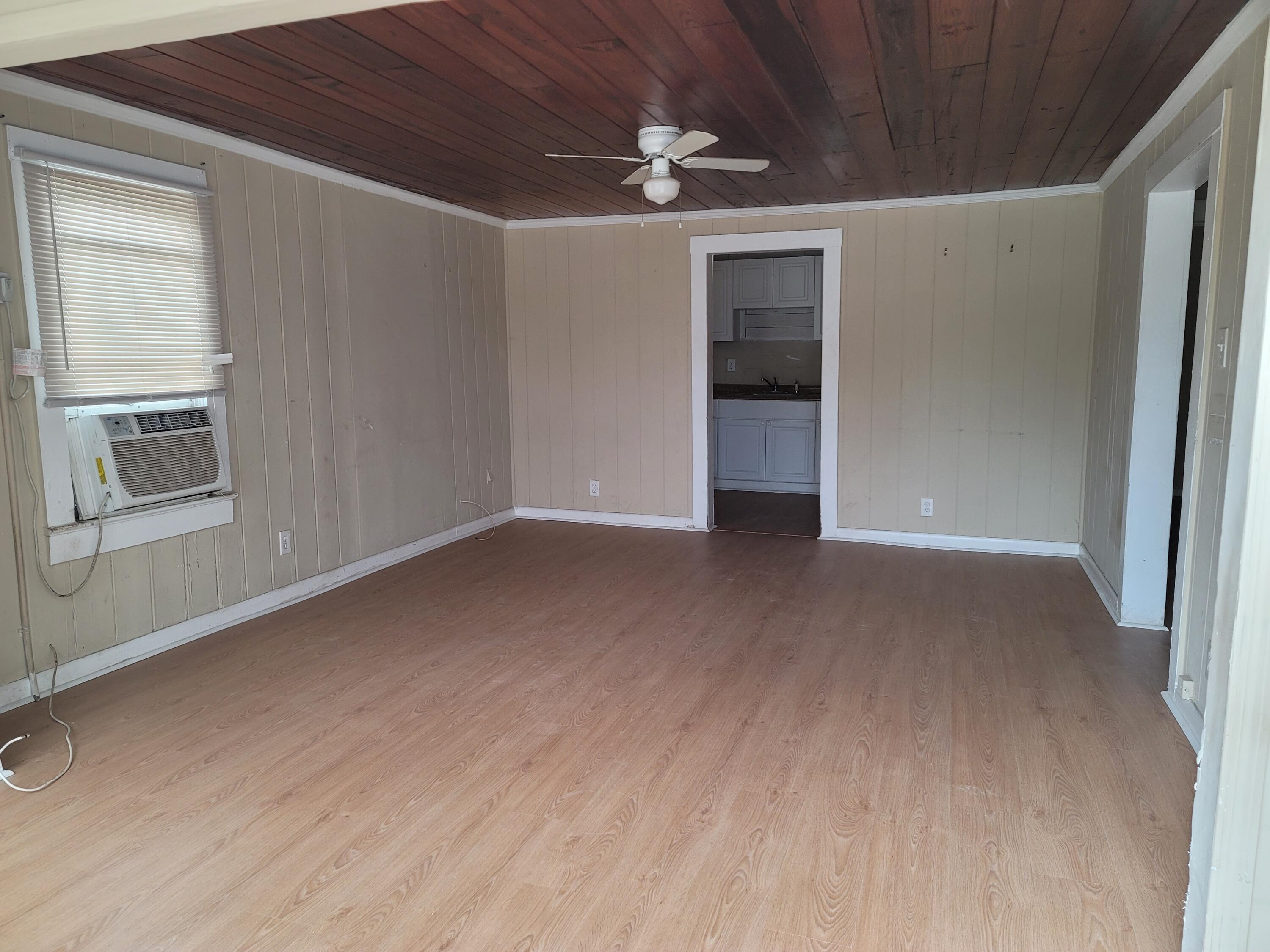 628 West 7th Street Riviera Beach, FL 33404 - Photo 3 of 10 Great Room