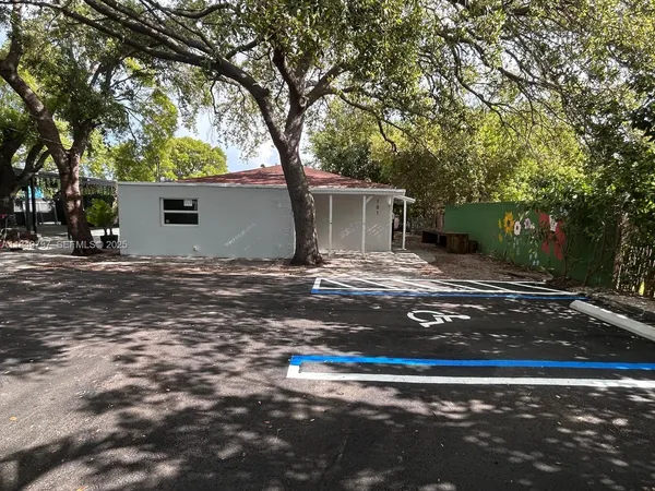 $4,100 | 181 Northwest 44th Street, Unit 181, Miami, FL 33127