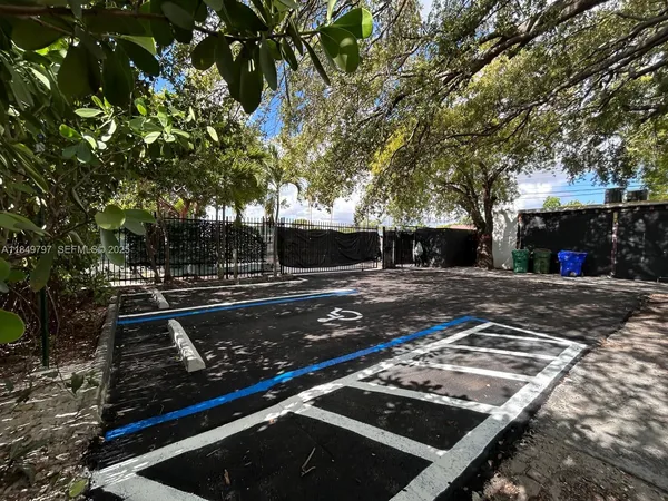 $4,100 | 181 Northwest 44th Street, Unit 181, Miami, FL 33127