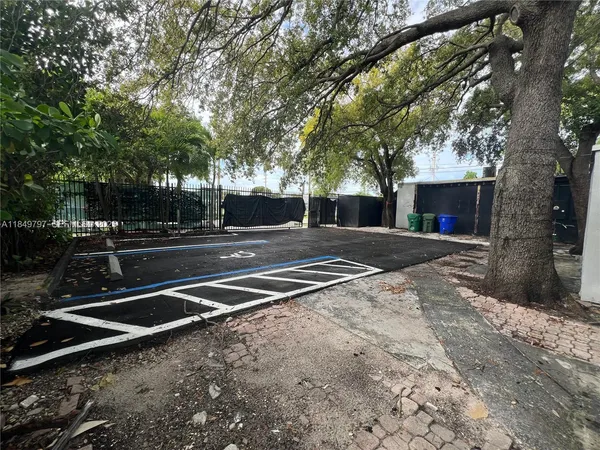 $4,100 | 181 Northwest 44th Street, Unit 181, Miami, FL 33127