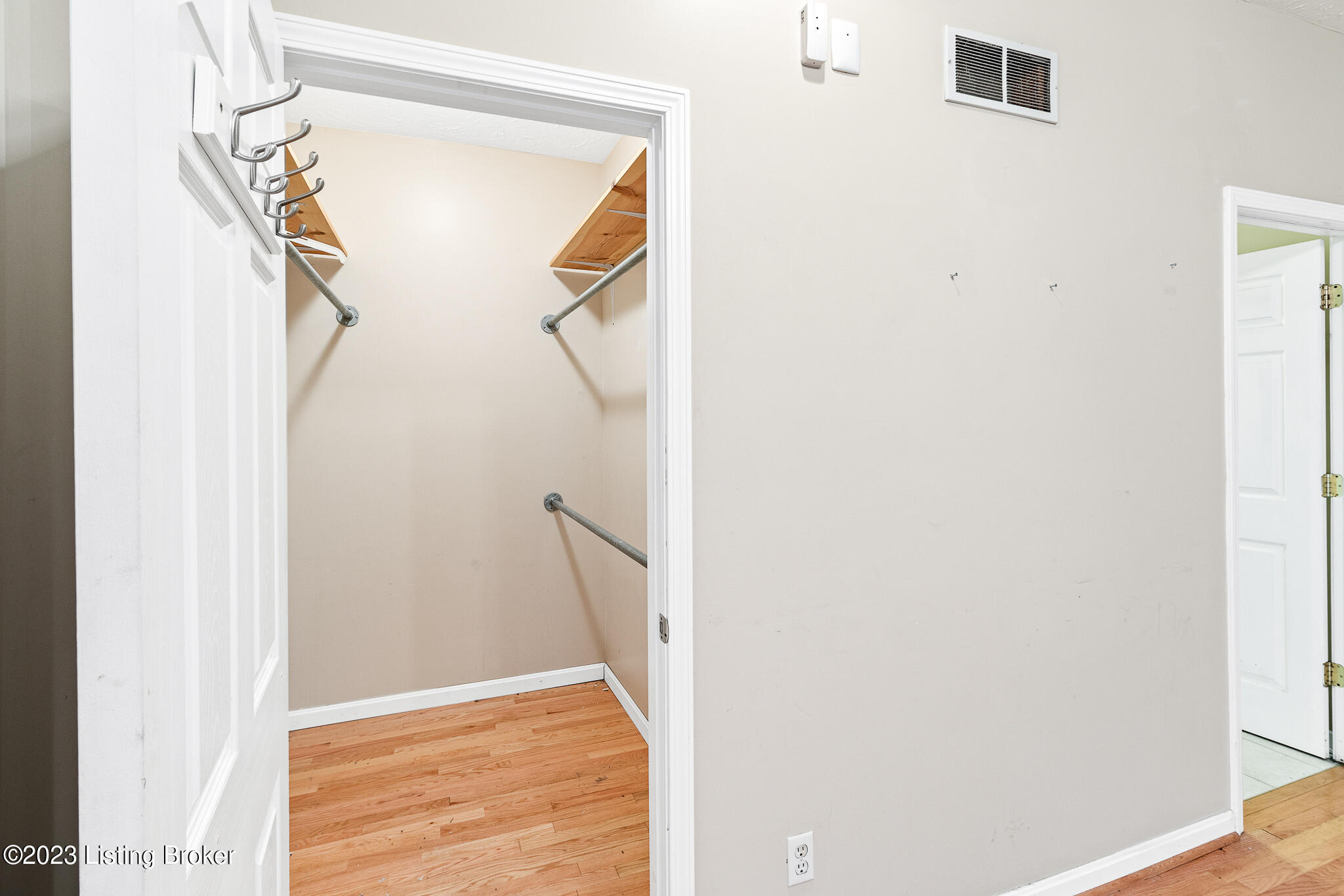 6608 Terry Road Louisville, KY 40258 - Photo 27 of 40 6608 Terry Rd HDR-27