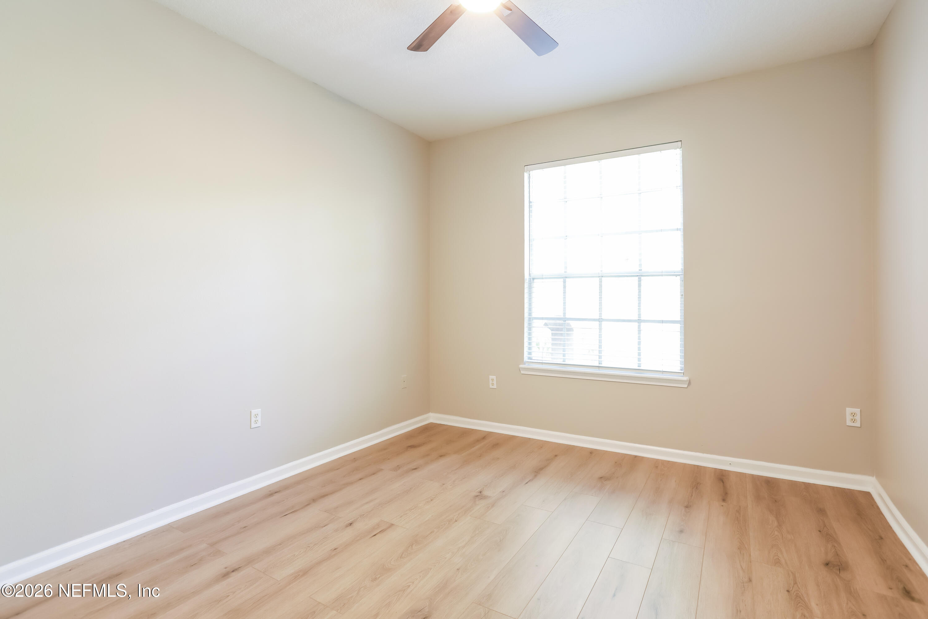 10550 Baymeadows Road, Unit 610 Jacksonville, FL 32256 - Photo 16 of 23 17-photo-Bedroom-28880603-a415-4a00-ac3e