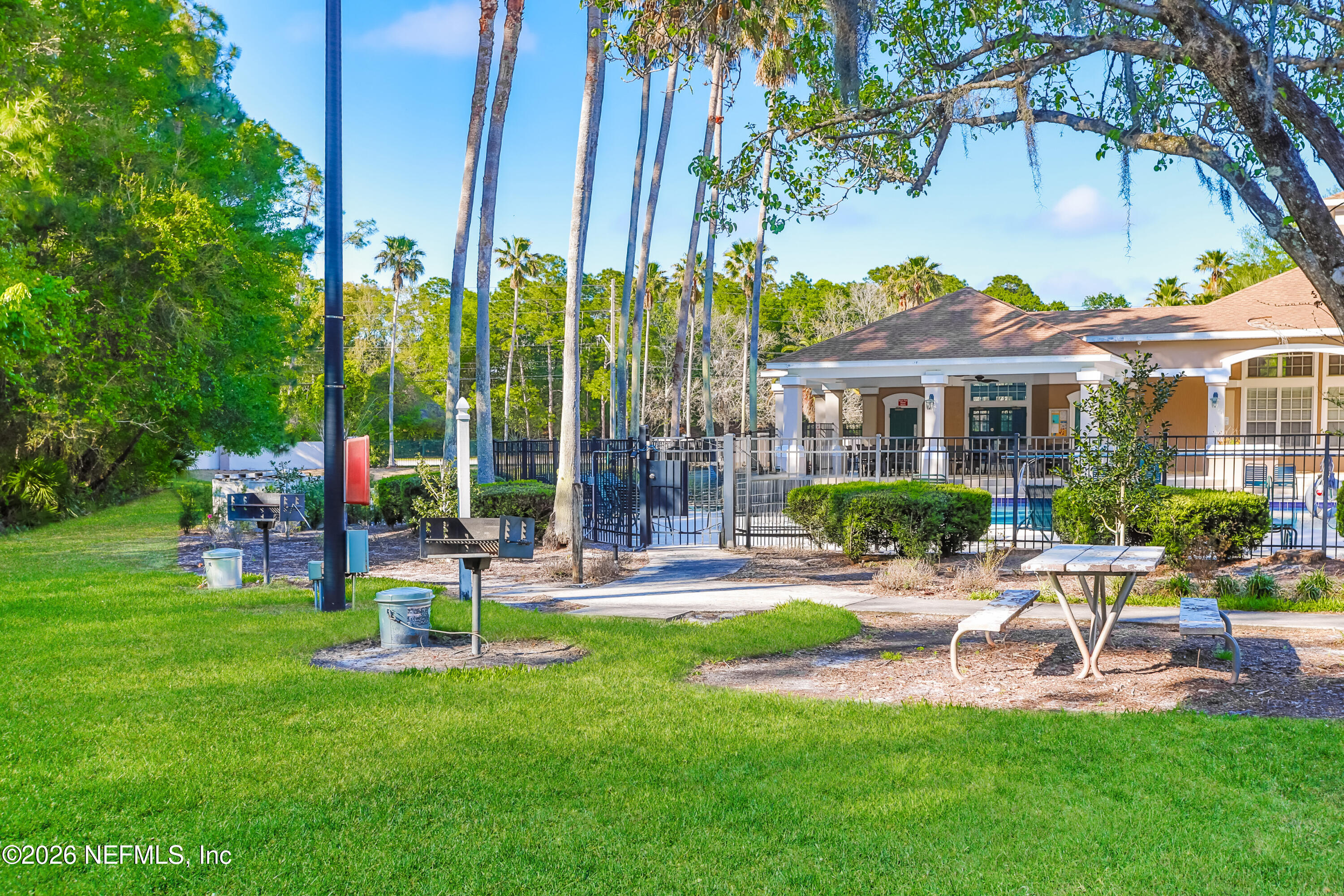 10550 Baymeadows Road, Unit 610 Jacksonville, FL 32256 - Photo 20 of 23 21-photo-Amenities-82b4c24c-4568-4f3a-85