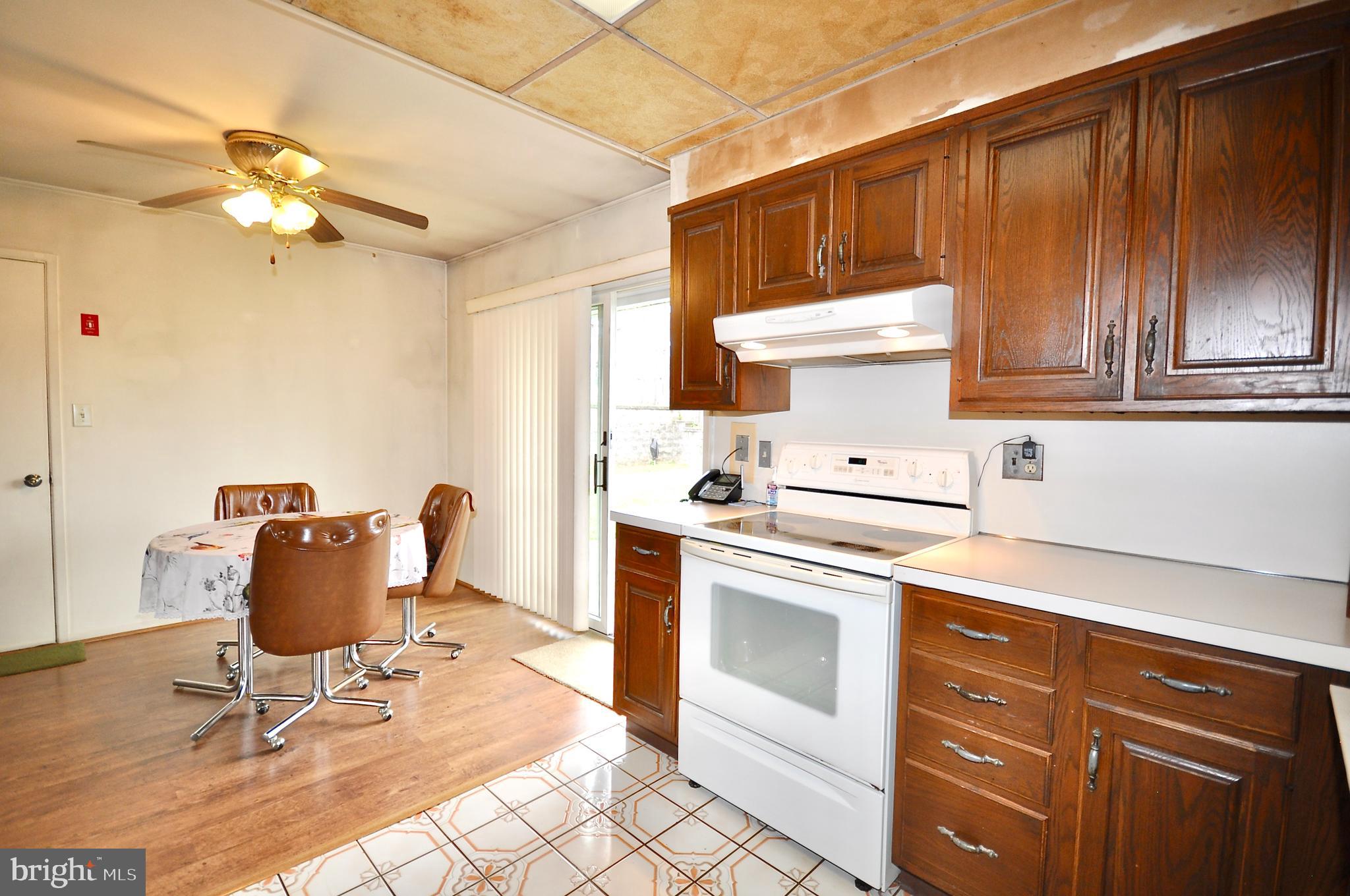 37 Calicobush Road Levittown, PA 19057 - Photo 11 of 29 Gallery Image 11