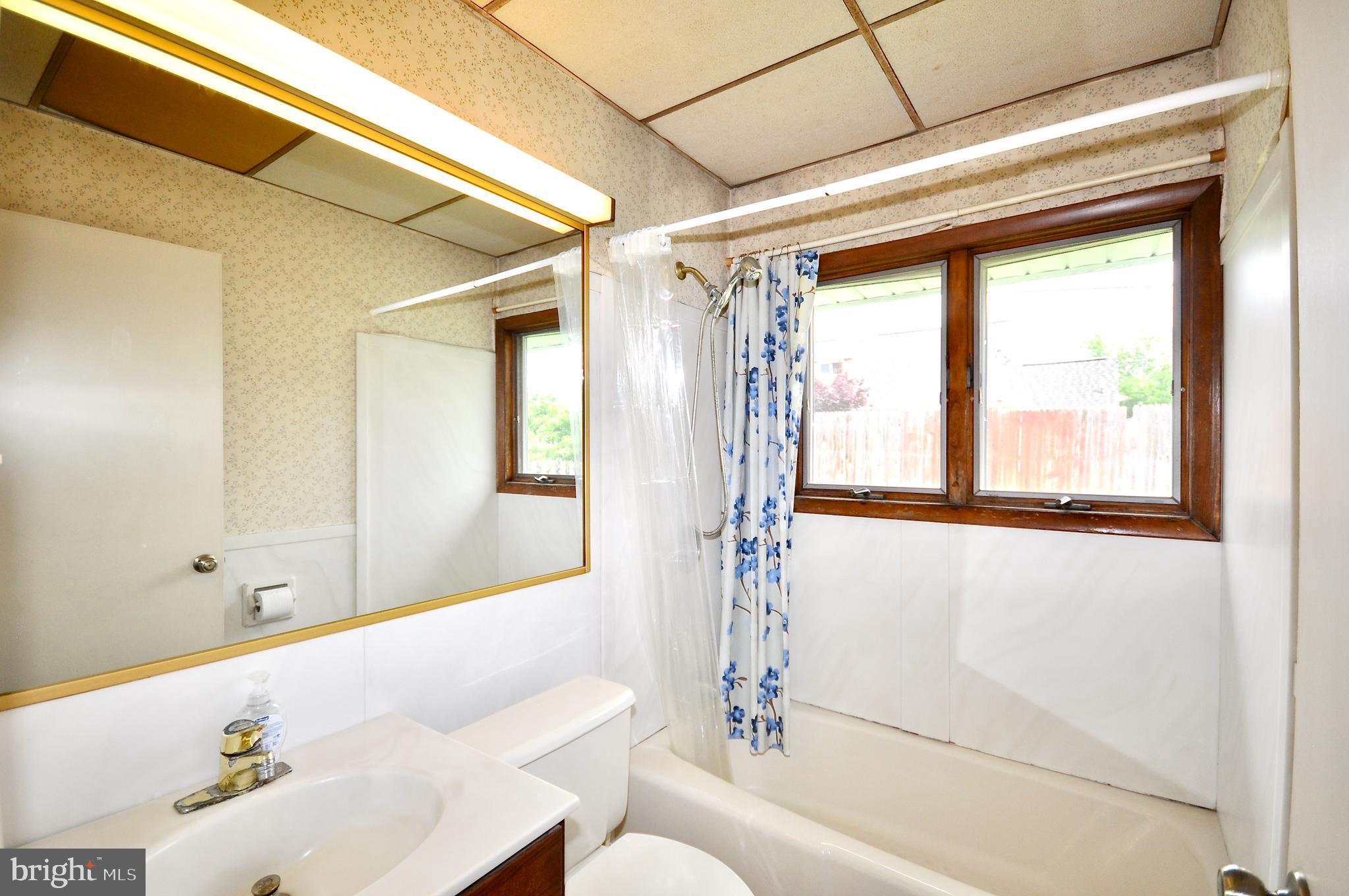 37 Calicobush Road Levittown, PA 19057 - Photo 13 of 29 Full bathroom downstairs