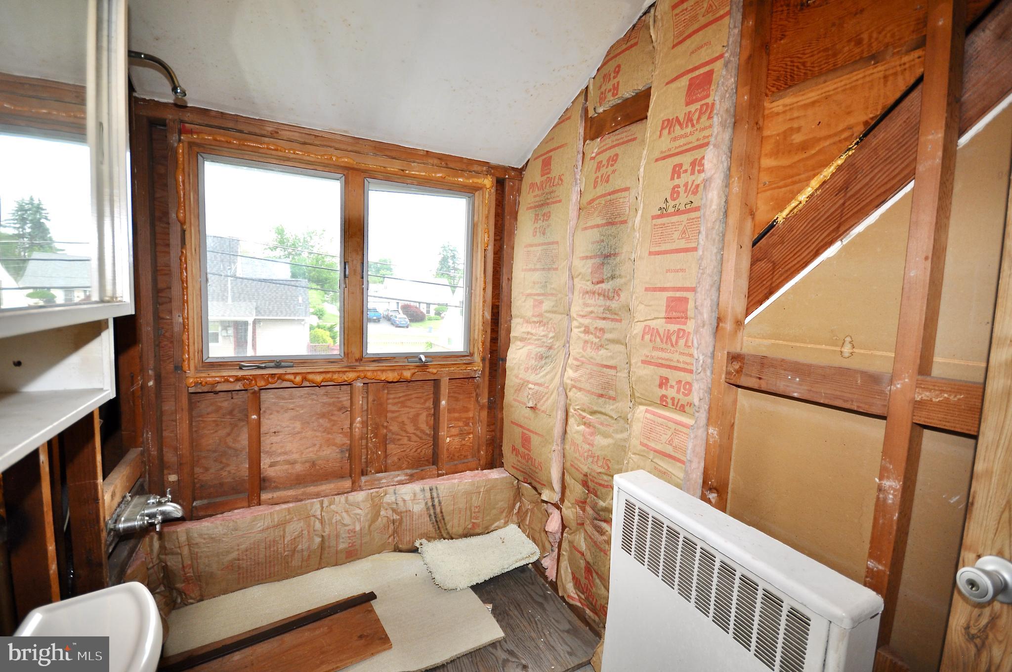 37 Calicobush Road Levittown, PA 19057 - Photo 21 of 29 Gallery Image 21