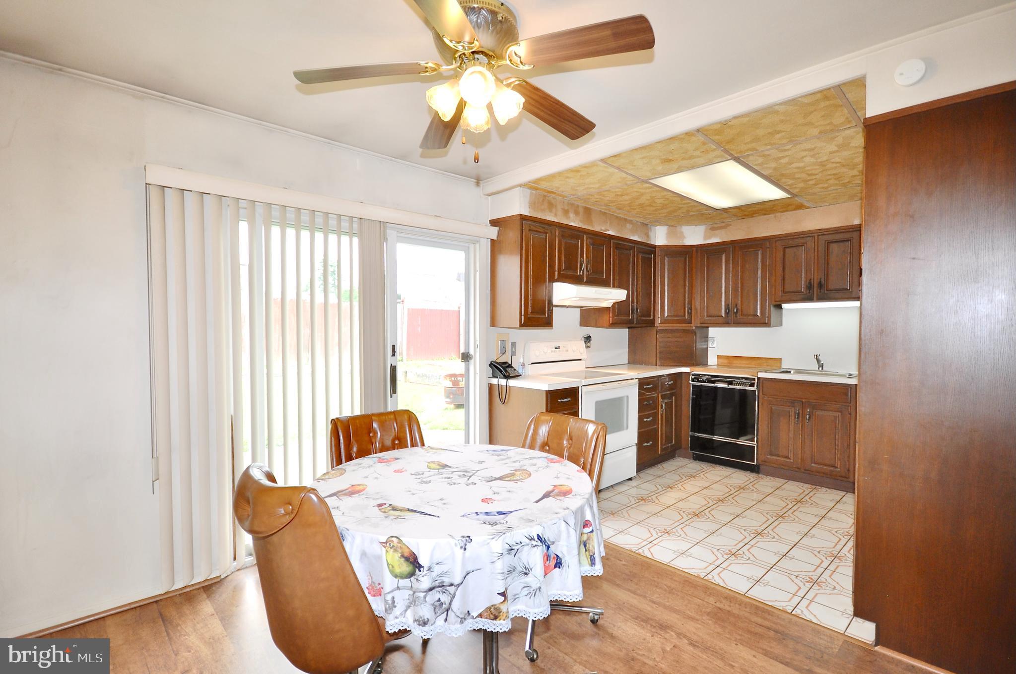 37 Calicobush Road Levittown, PA 19057 - Photo 7 of 29 Gallery Image 7