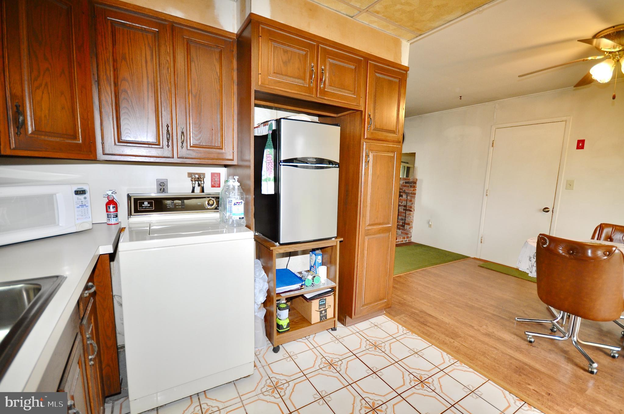 37 Calicobush Road Levittown, PA 19057 - Photo 10 of 29 Gallery Image 10