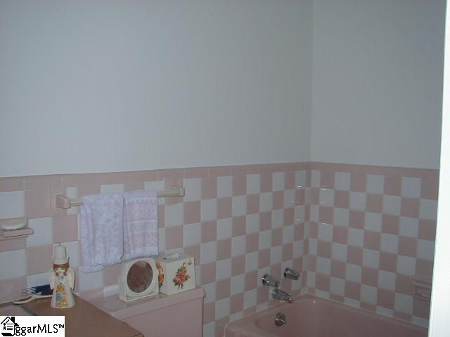 106 Workman Road Laurens, SC 29360 - Photo 13 of 15 Gallery Image 13