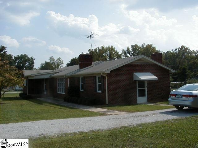 106 Workman Road Laurens, SC 29360 - Photo 5 of 15 Gallery Image 5