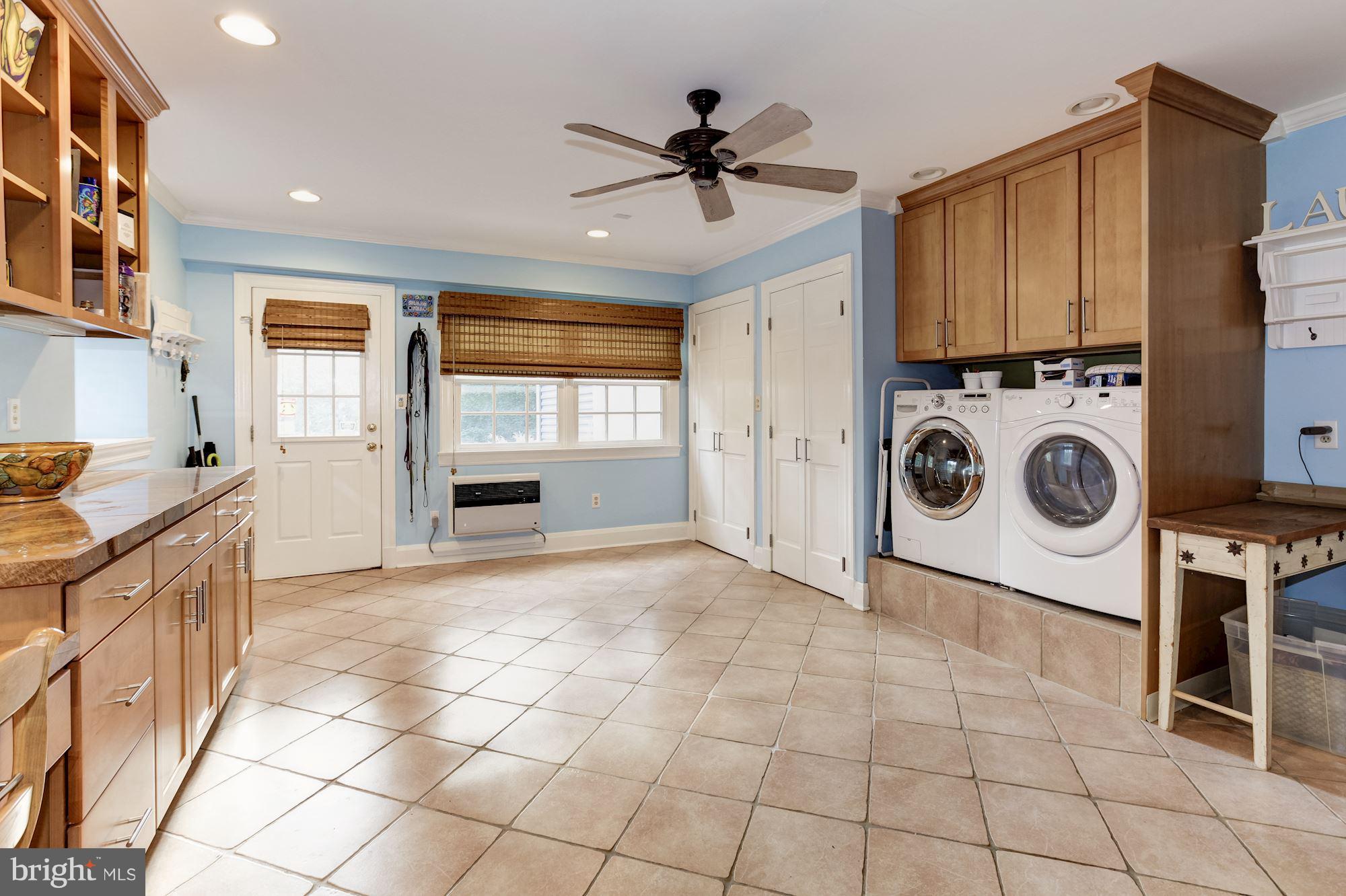 7706 Crossland Road Baltimore, MD 21208 - Photo 16 of 30 Mudroom / Laundry Room