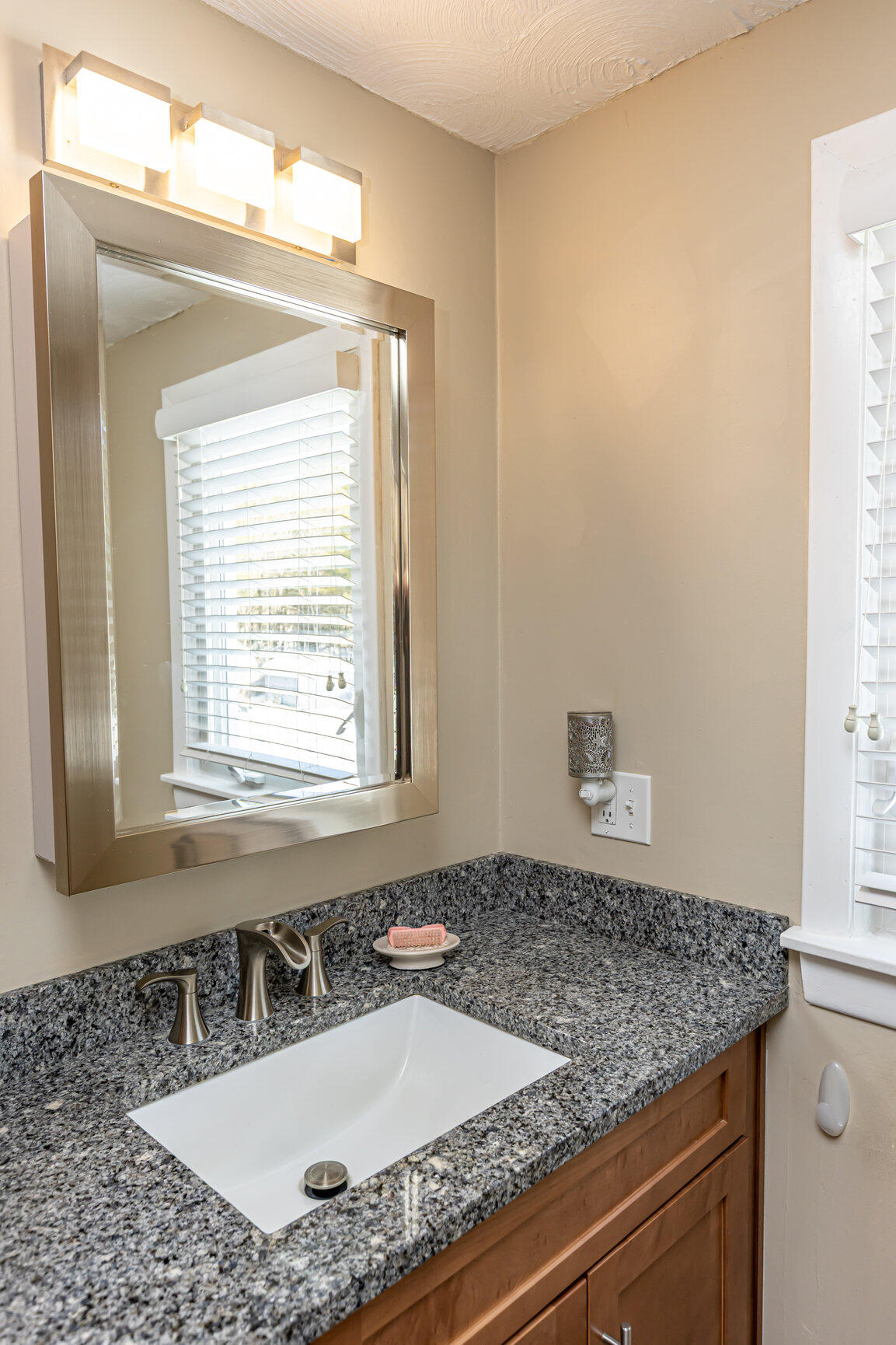 86 Littlefield Road Lisbon, ME 04250 - Photo 40 of 53 Upstairs-2415