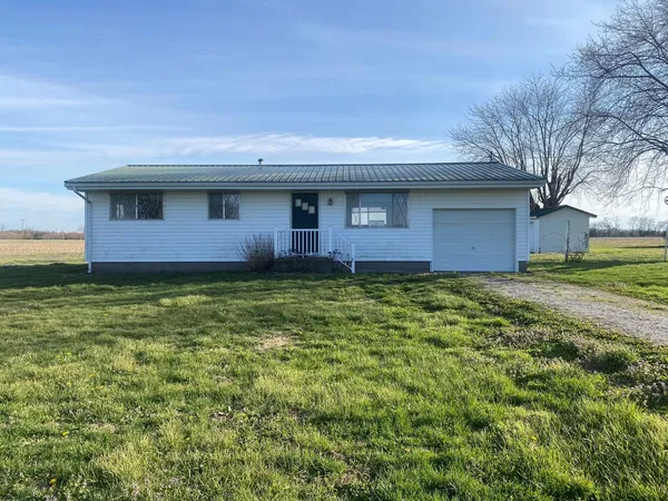 $125,000 | 8562 East Park Street Road, Du Quoin, IL 62832