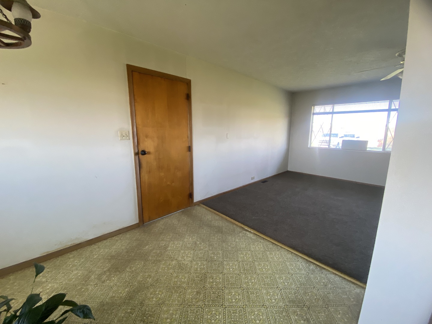 8562 East Park Street Road Du Quoin, IL 62832 - Photo 17 of 17 an empty room with windows