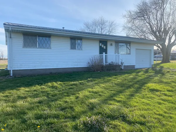 $125,000 | 8562 East Park Street Road, Du Quoin, IL 62832