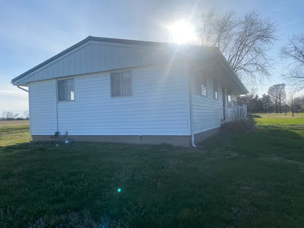$125,000 | 8562 East Park Street Road, Du Quoin, IL 62832