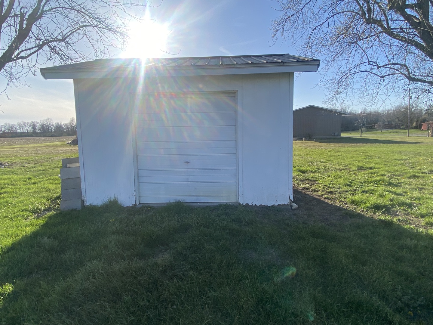 8562 East Park Street Road Du Quoin, IL 62832 - Photo 7 of 17 a view of a yard