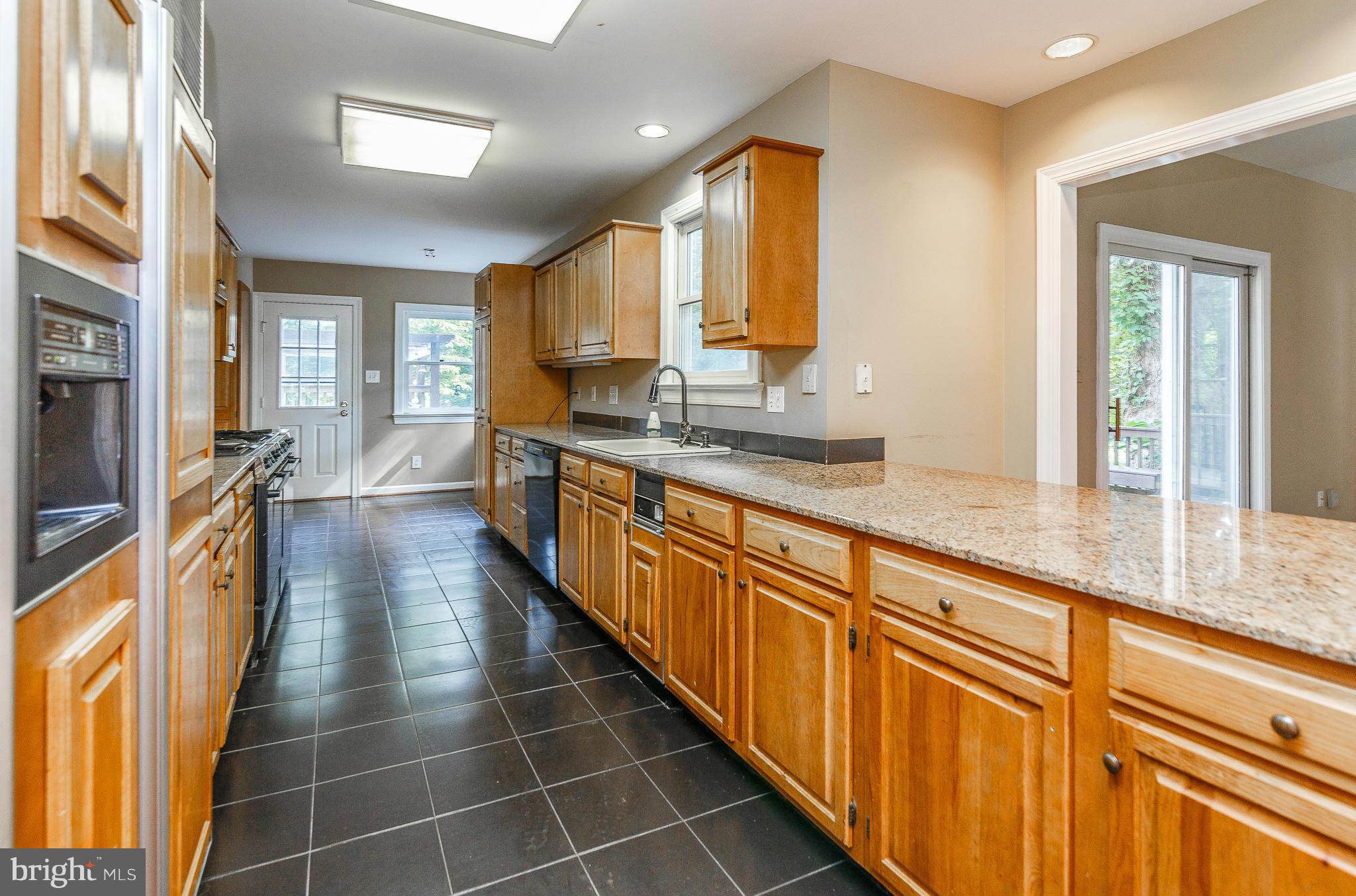 11101 Glen Road Potomac, MD 20854 - Photo 11 of 30 Kitchen