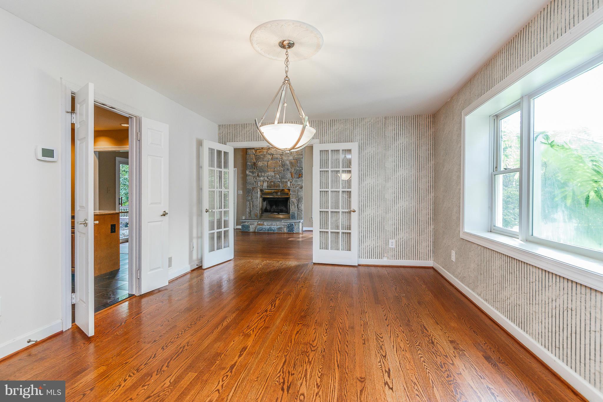 11101 Glen Road Potomac, MD 20854 - Photo 4 of 30 Dining Room