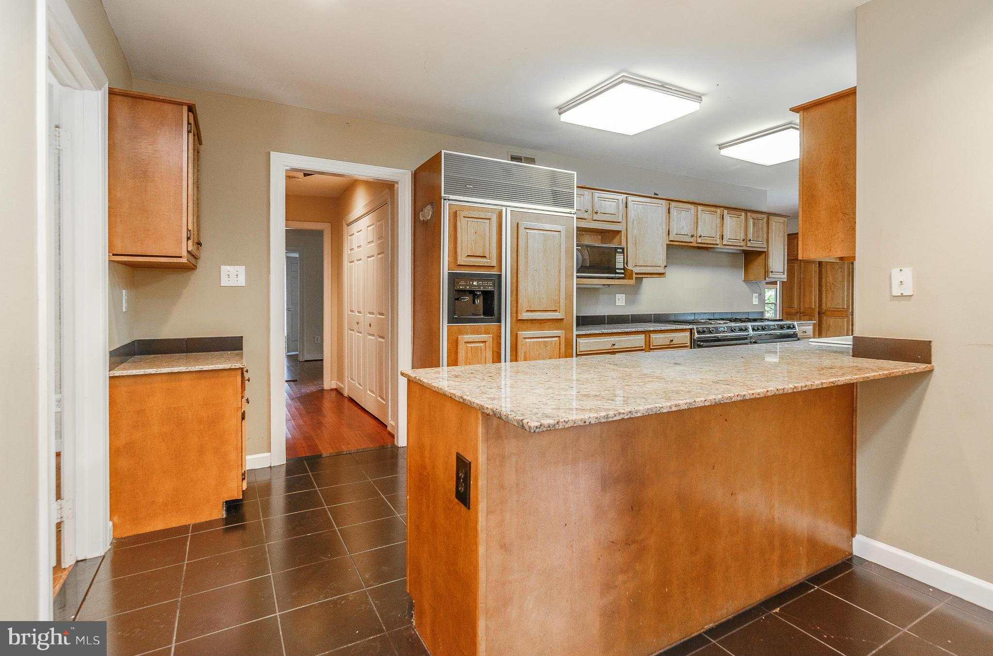 11101 Glen Road Potomac, MD 20854 - Photo 10 of 30 Kitchen