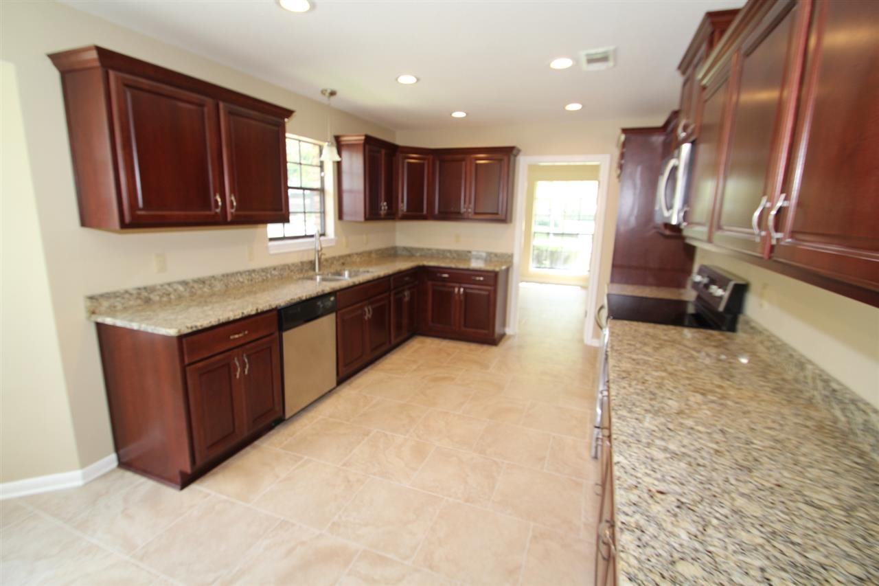 13817 Shady Ridge Avenue Baton Rouge, LA 70817 - Photo 5 of 28 Kitchen