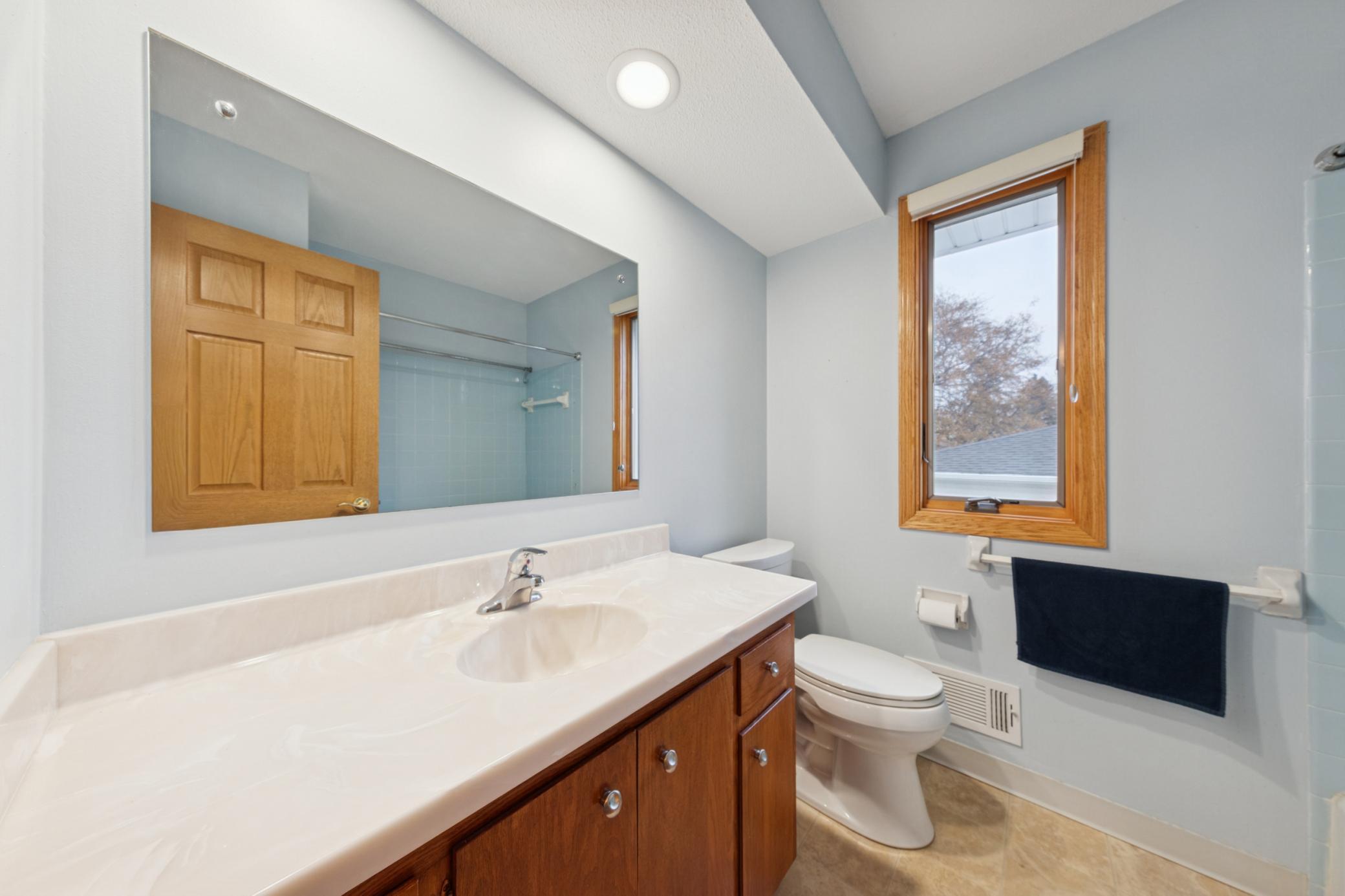 1781 Serpentine Drive Eagan, MN 55122 - Photo 11 of 39