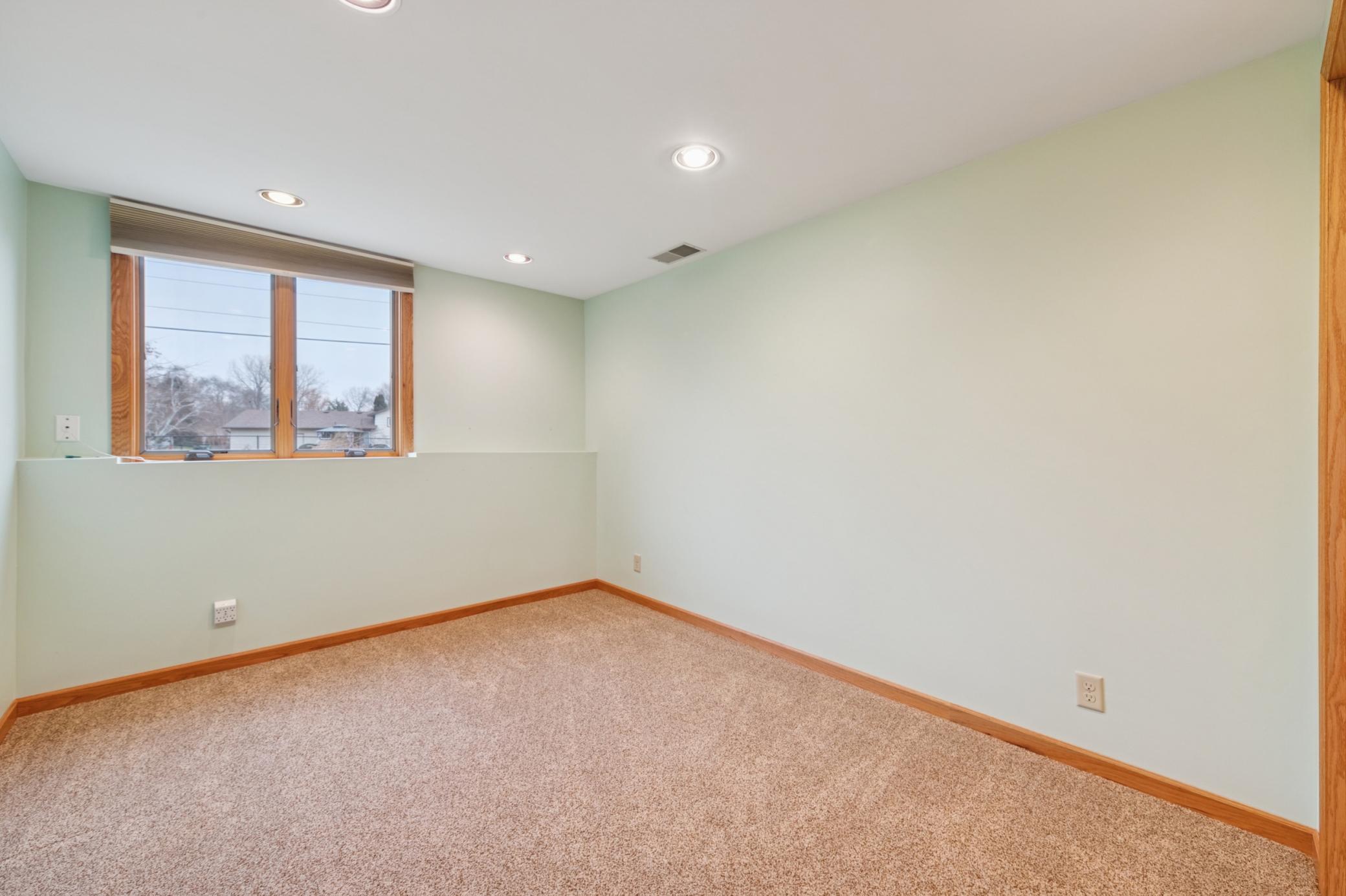 1781 Serpentine Drive Eagan, MN 55122 - Photo 22 of 39