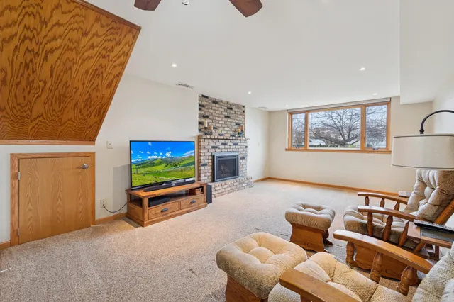 $385,000 | 1781 Serpentine Drive, Eagan, MN 55122