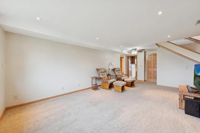 $385,000 | 1781 Serpentine Drive, Eagan, MN 55122