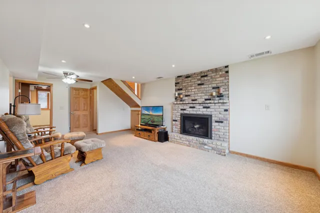 $385,000 | 1781 Serpentine Drive, Eagan, MN 55122