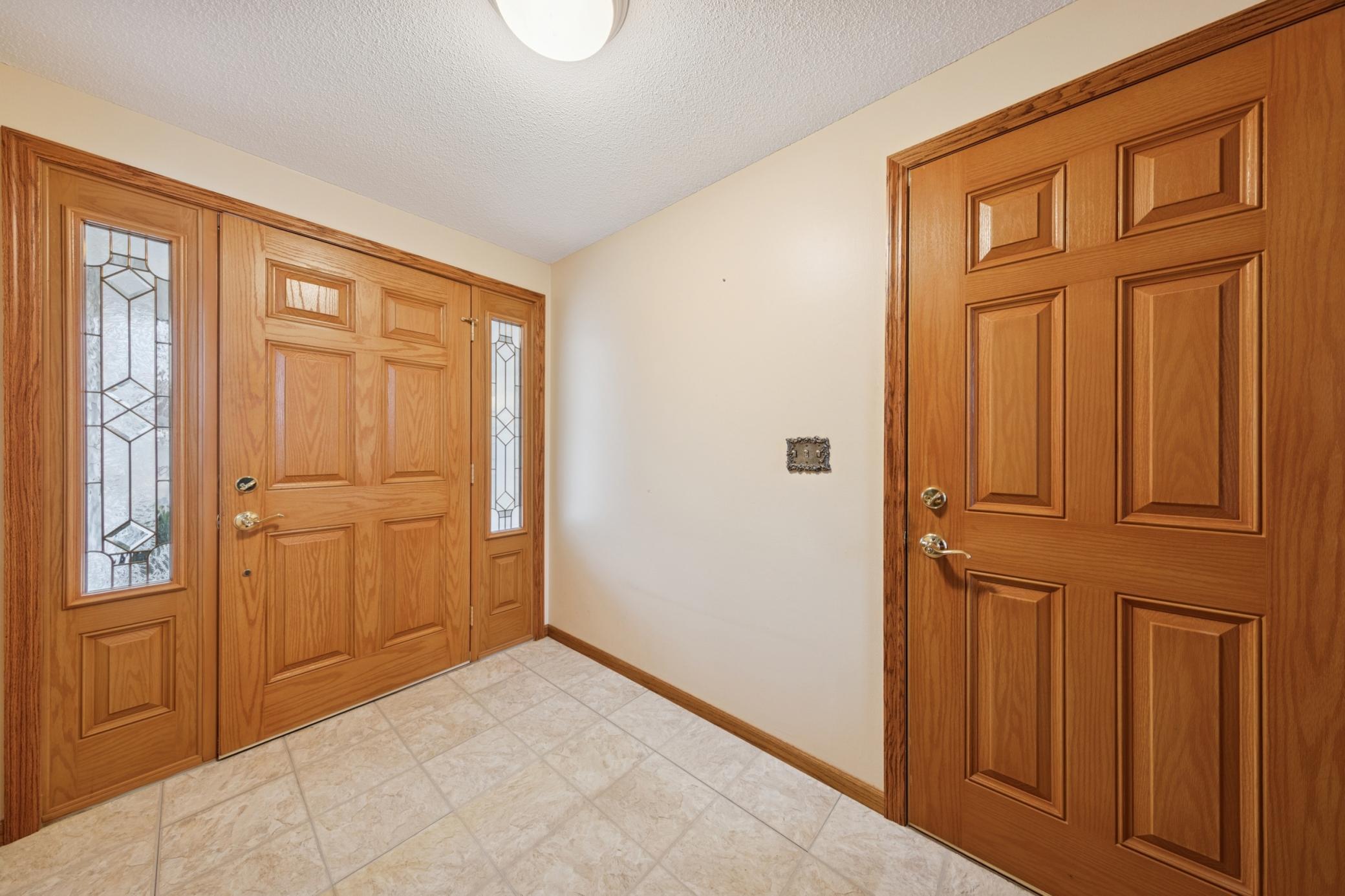 1781 Serpentine Drive Eagan, MN 55122 - Photo 29 of 39